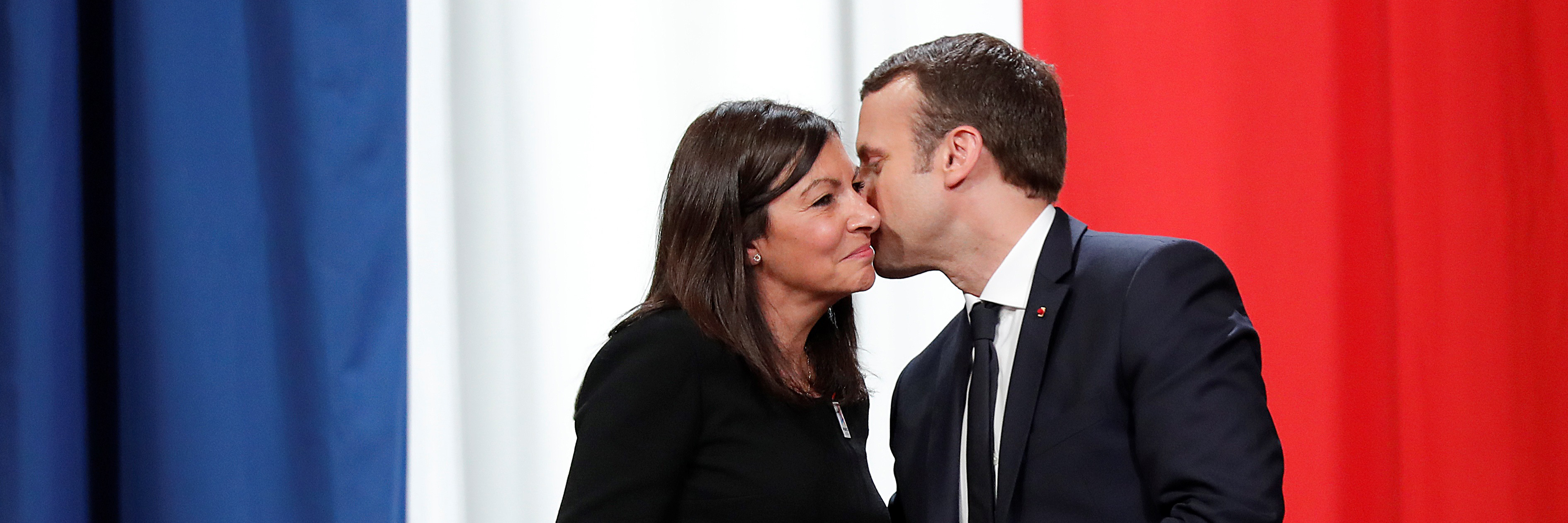 La bise cette coutume so frenchy