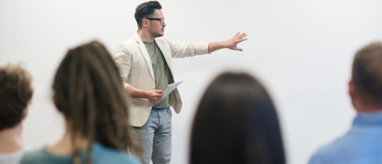 Comment améliorer son français avec des activités simples ?