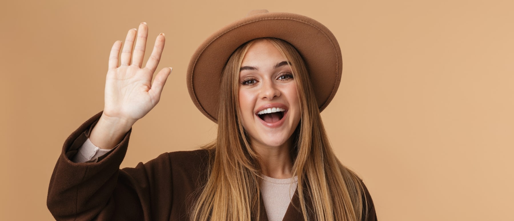 Dites bonjour comme un Français : 10 façons utiles de le dire !